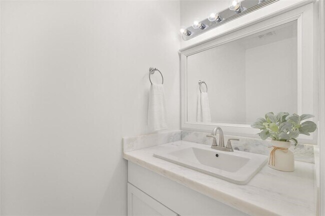 Photo - 3371 Continental Dr