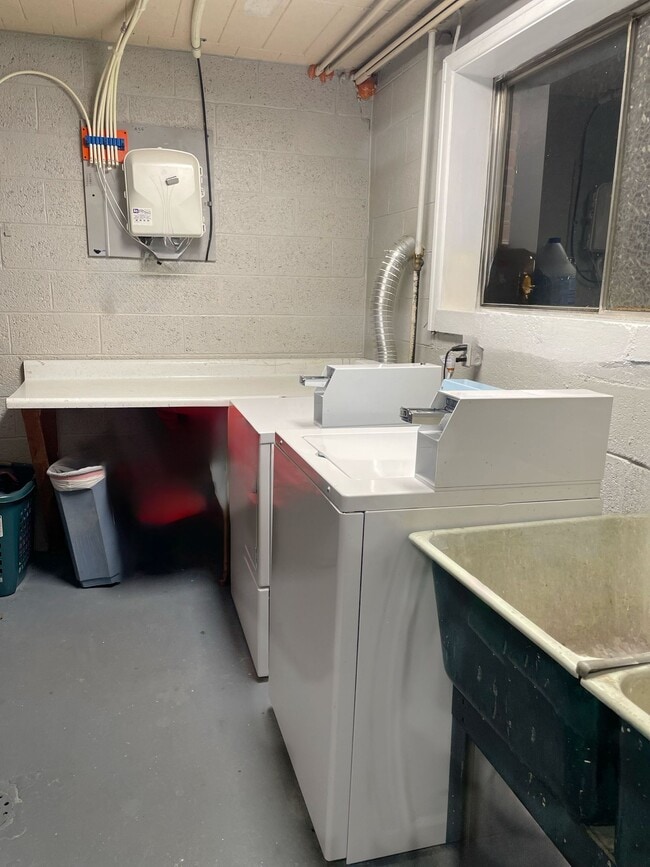 Photo - Spacious 1-bedroom in Bellevue! Unit 233 - Apt 2