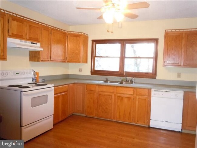 Photo - 742 Cherry Ave