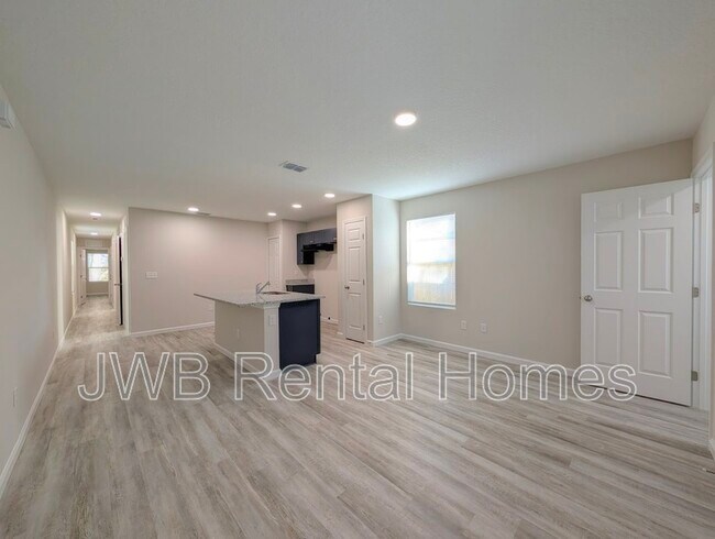 Photo - 445 Phelps St