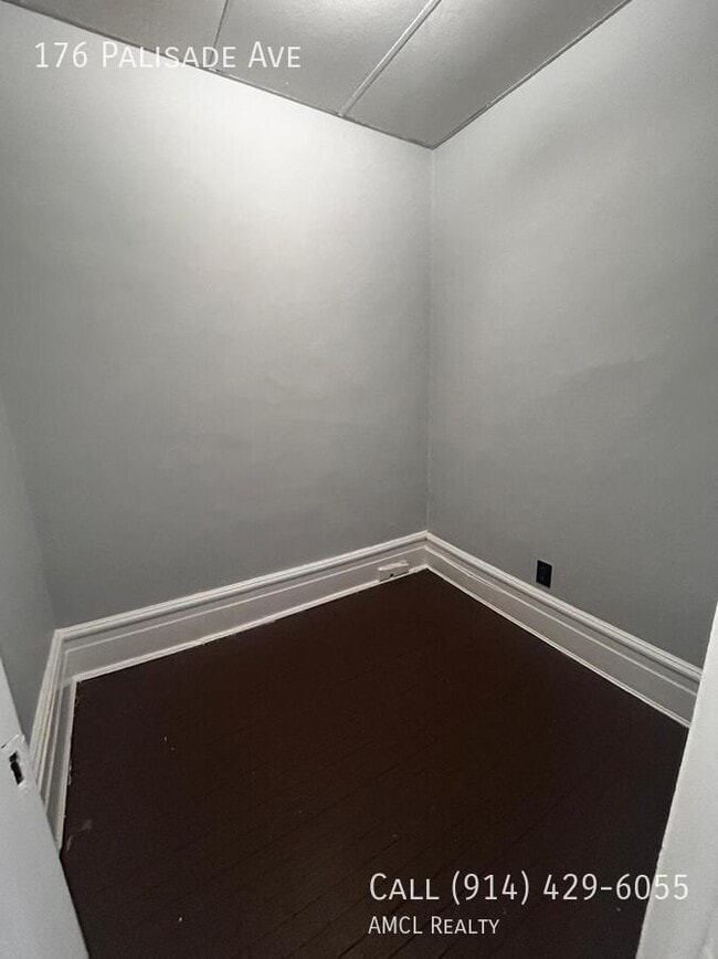 Photo - 176 Palisade Ave