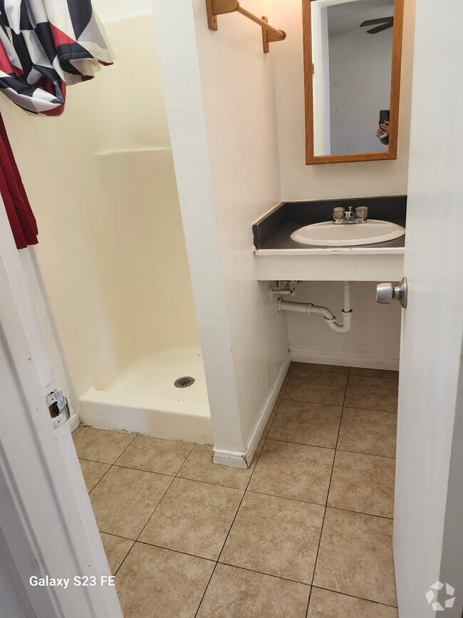 Building Photo - 31524 Hilltop Blvd Unit 1 Rental