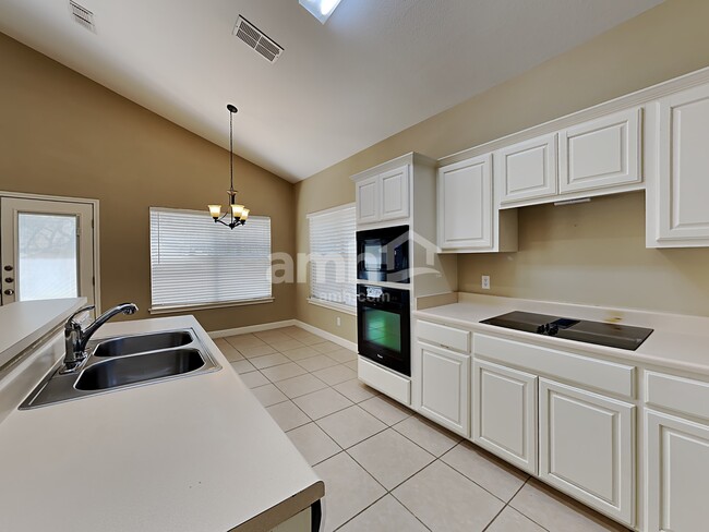 Photo - 14 Sweetwood