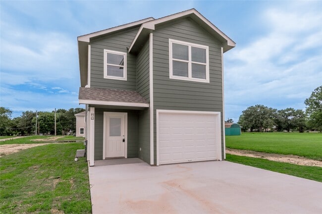 Building Photo - 250 Shady Oaks