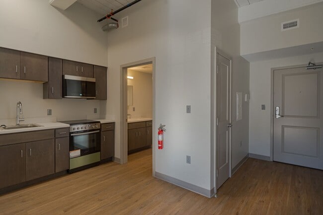 Photo - Bright Studio Apartment - Brattleboro, VT. $1450/month, 425 sq.ft. ALL UTILITIES INCLUDED- Availa... Unit 402