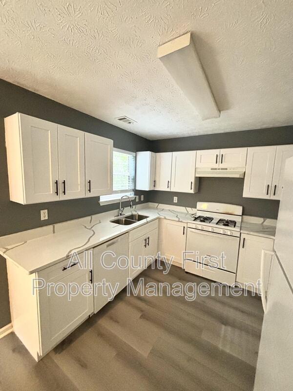 4504 Carriage Park Dr