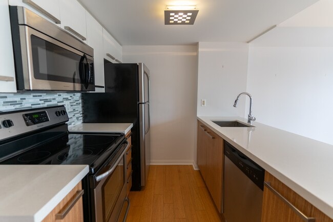 Photo - 11-1611 St Joseph St