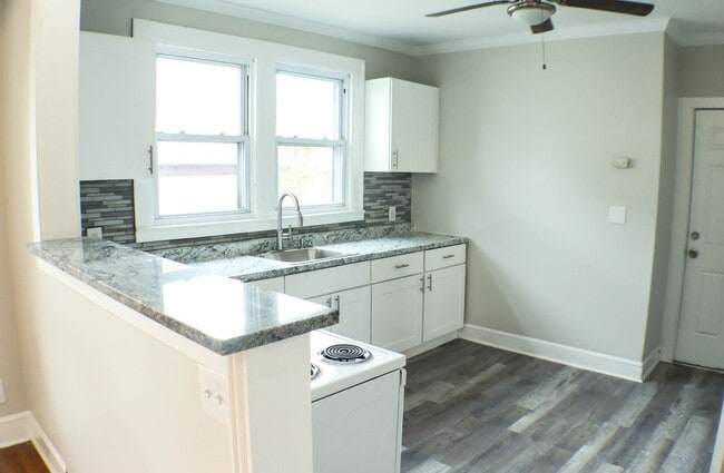 Building Photo - 312 Huntington St Unit 3