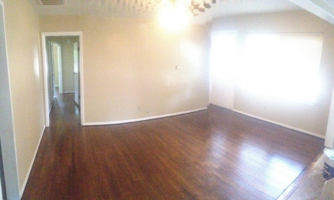 Photo - 1517 Windsor Way