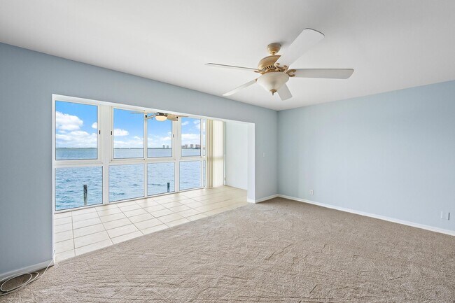 400 Wilma Cir Unit 206