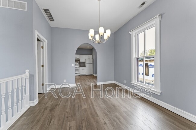 Photo - 918 N College Ave