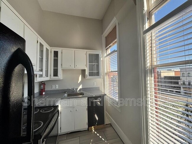 Photo - 1030 Broad St