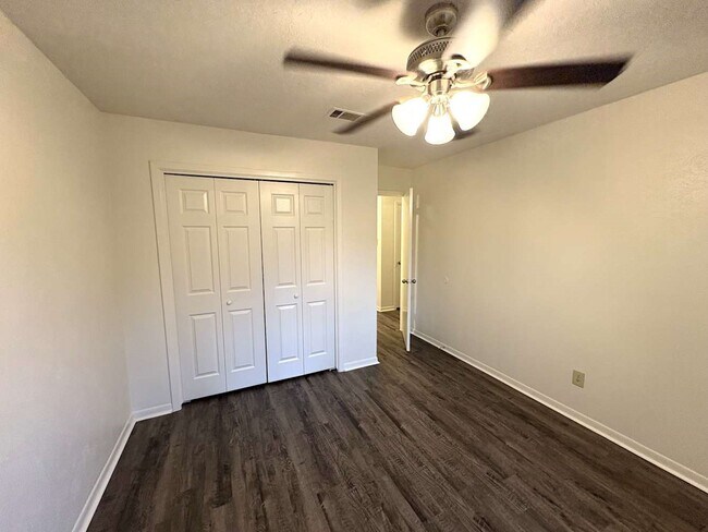 Photo - 1613 Cantrell Blvd