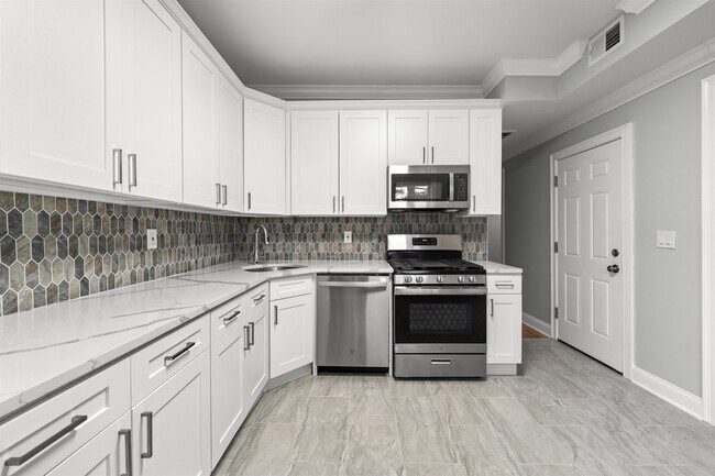 Photo - 71 W 54th St Unit 2