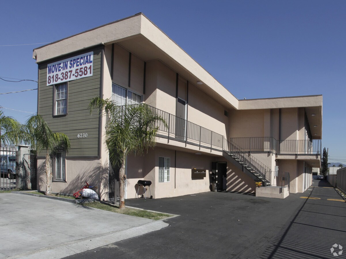 Primary Photo - 6730 Vineland Ave Apartments