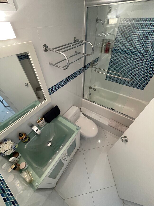 Photo - 801 Brickell Bay Dr