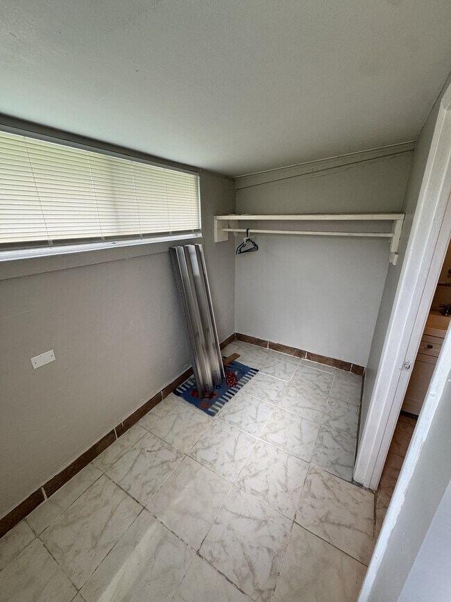 Photo - 3999 Conway Blvd