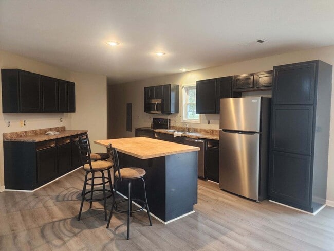 Photo - 93 Washington Dr