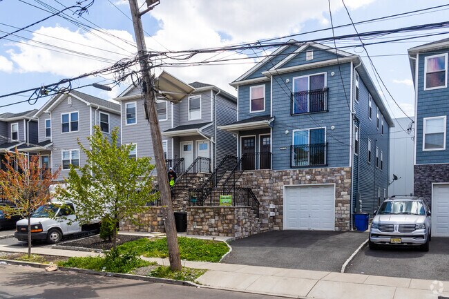 Photo - 280-230 S Second St