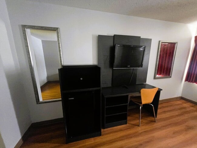 Photo - Motel 6- LaPorte Rd Unit Single King Room