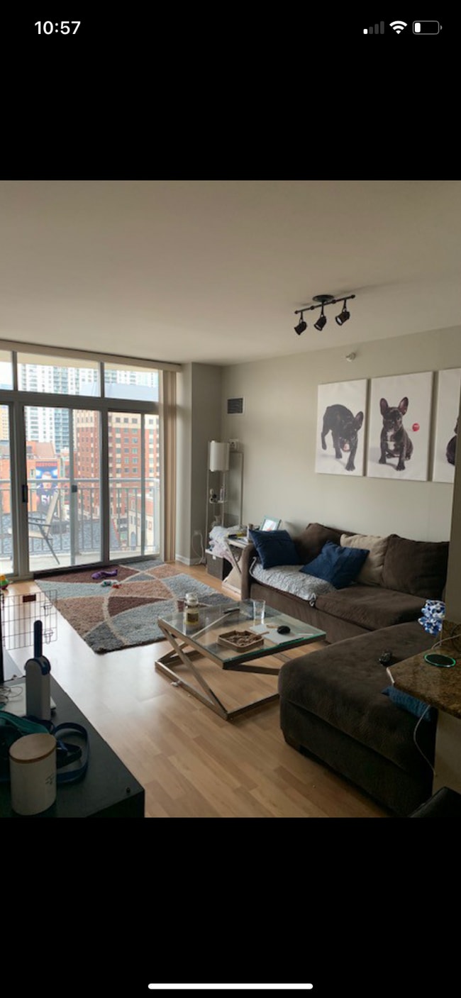 Building Photo - 600 N Dearborn St Unit 1203