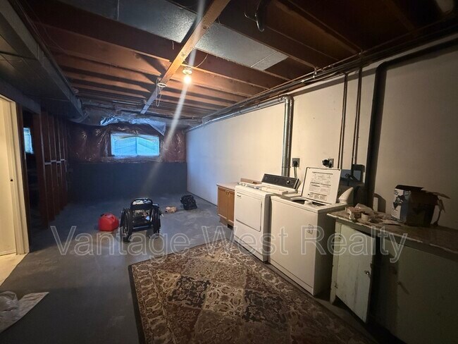 Photo - 1097 Monterey Ct