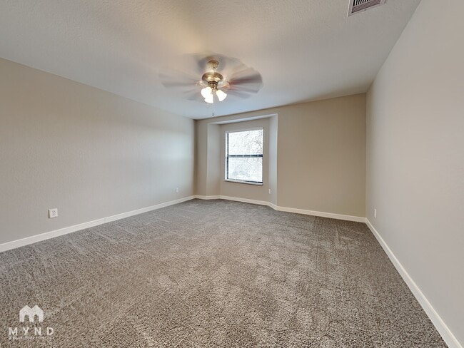 Photo - 1535 Stevenage Ln