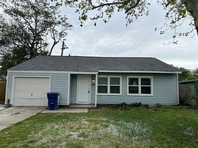 Photo - 1418 2nd Ave N House