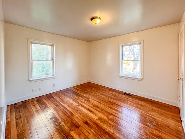 Photo - 2101 Gordon St