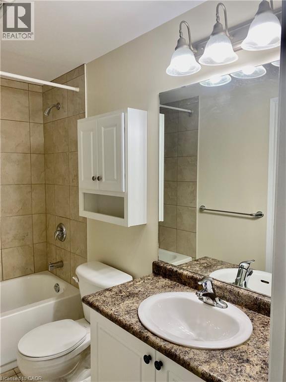 Photo - 47 Caroline St N Unité 606