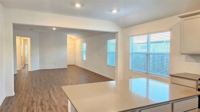 Photo - 195 Salt Springs Rd