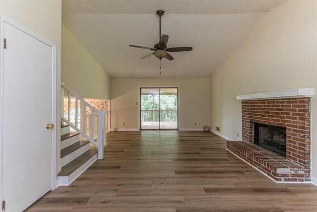 Photo - Traditional Tri-Level style