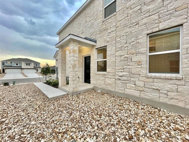 Photo - 2415 Lakey Cv