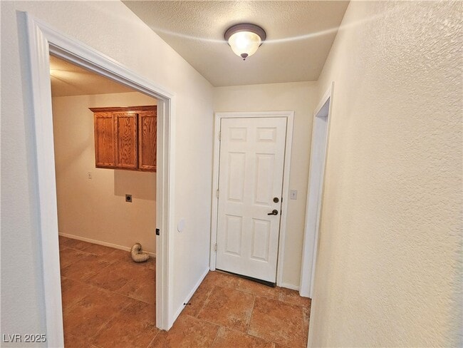 Building Photo - 3120 E Easy St