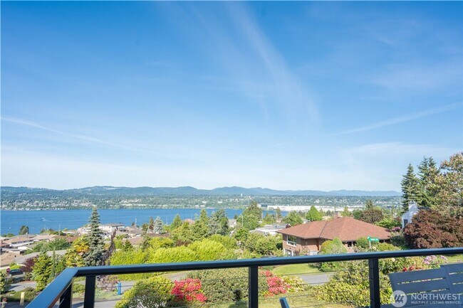 Photo - 3Bd/2.5Ba Seattle Home