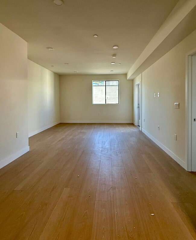 Photo - 14535 Weddington St Unit 1BD