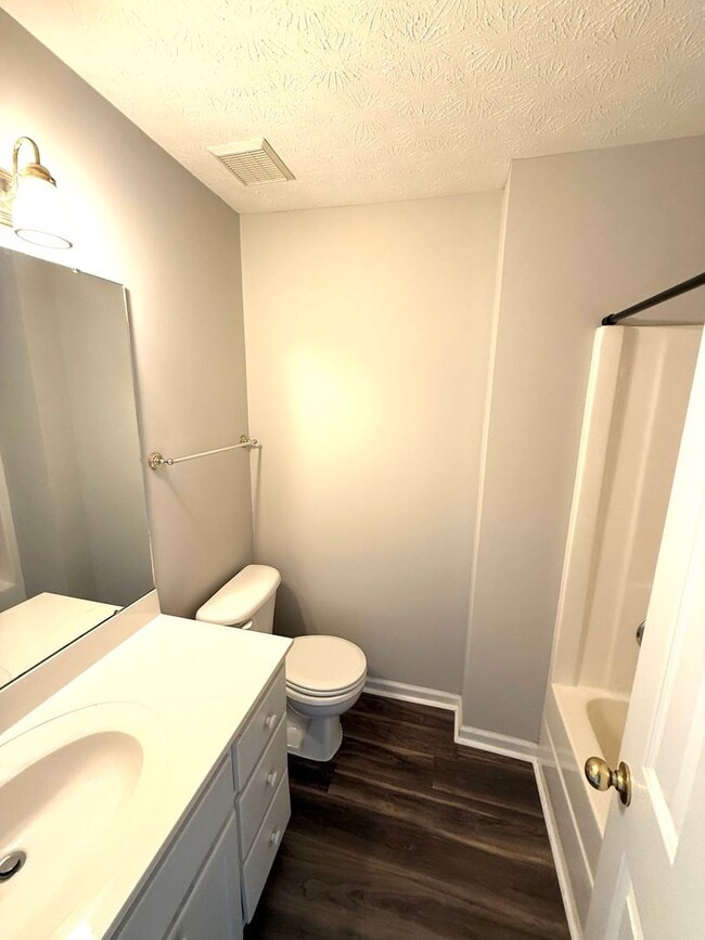 Photo - ** 3 Bed 2 Bath located in Thorington Trac...