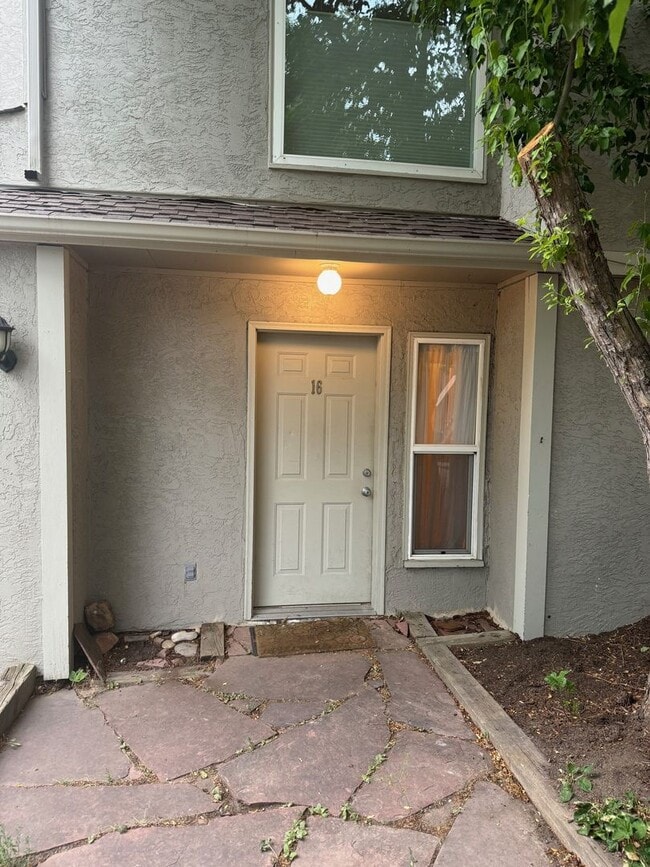 Building Photo - 3000 Broadway Unit 16