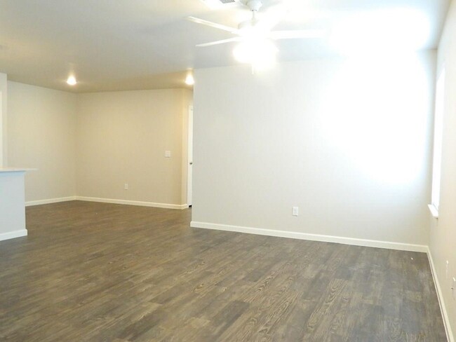 Photo - 2 Bedroom 2 Bath Duplex Close To Tinker AFB House