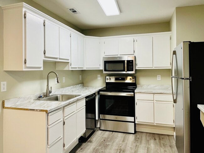 1BR,1BA-Skyler - West End Lofts