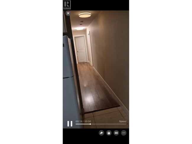 Photo - 6190 Clinton St