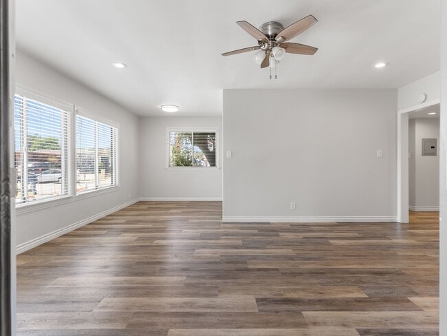 Photo - 1340 W Parade St Unidad 01