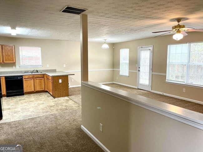 Photo - 448 Townsend Bend