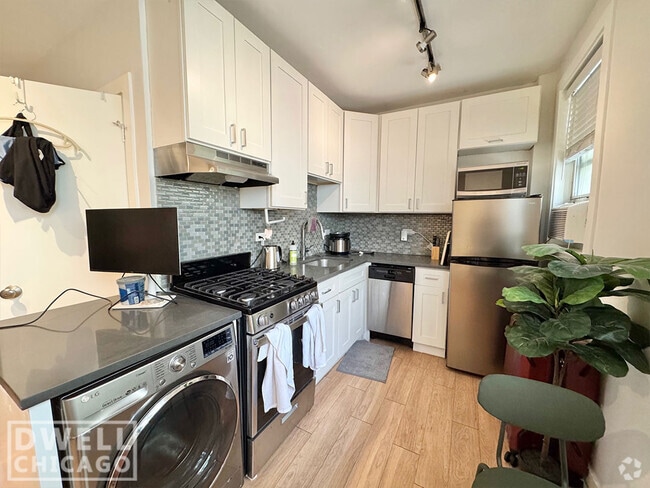Building Photo - 541 W Belmont Ave Unit 1 Rental