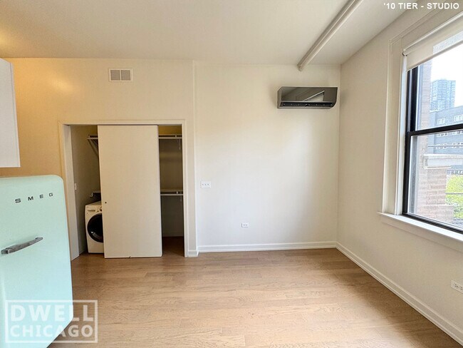 Photo - 118 W Chicago Ave Apartamentos