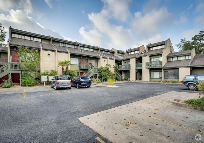 Building Photo - 601 Nelray Blvd Unit 10. Rental