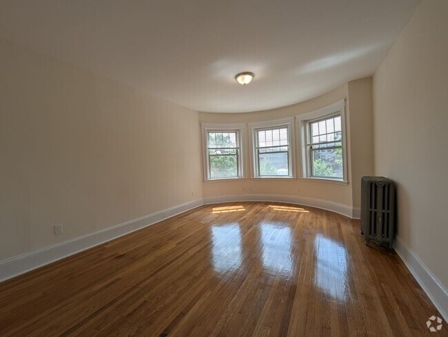 Building Photo - 1315 Commonwealth Ave Rental