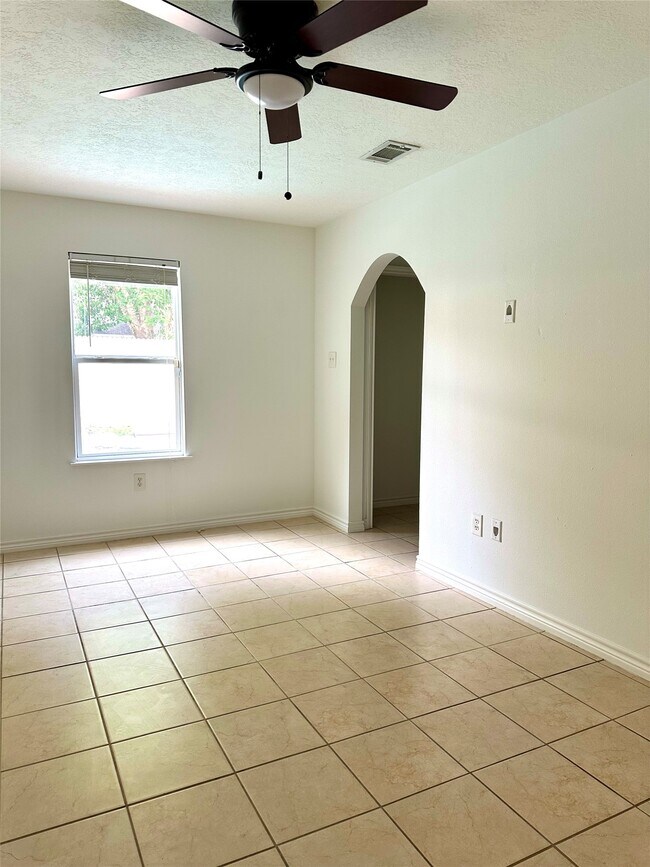 Photo - 24914 Aughton Ct