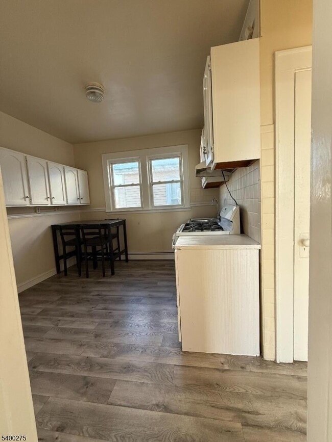 Photo - 1010 Kilsyth Rd