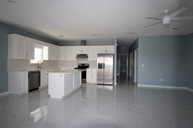 Photo - 956 County Rd 281